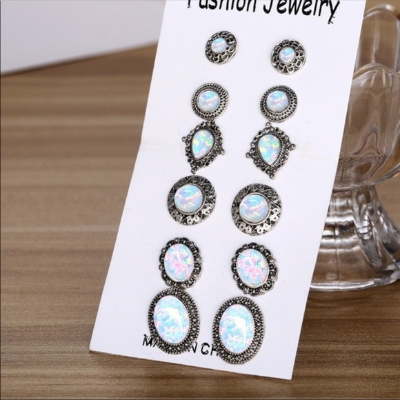 🌹BUNDLE EARRINGS 🌹 - Picture 3 of 4